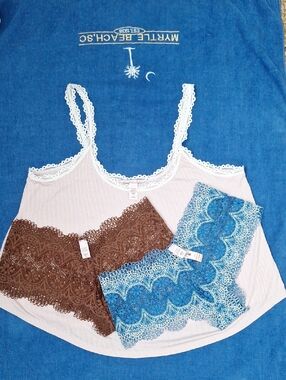 Victorias Secret Ribbed Lace Trim Sleep Tank Top Size L, 2 Panties Size M NWT